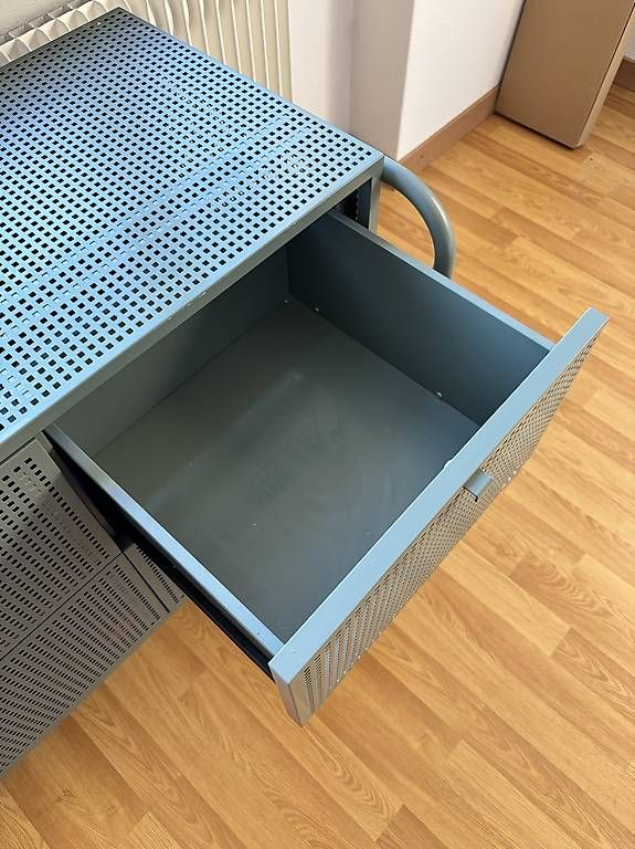 Ikea Cassettiere: IKEA NIKKEBY Kommode / Sideboard mit 4 Schubladen – Usato da Wünnewil venduto da april24 1