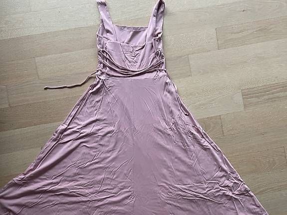 Vestiti: Audrey Midi Dress, Gr. M – Usato da St. Gallen venduto da joa_ls9v 1