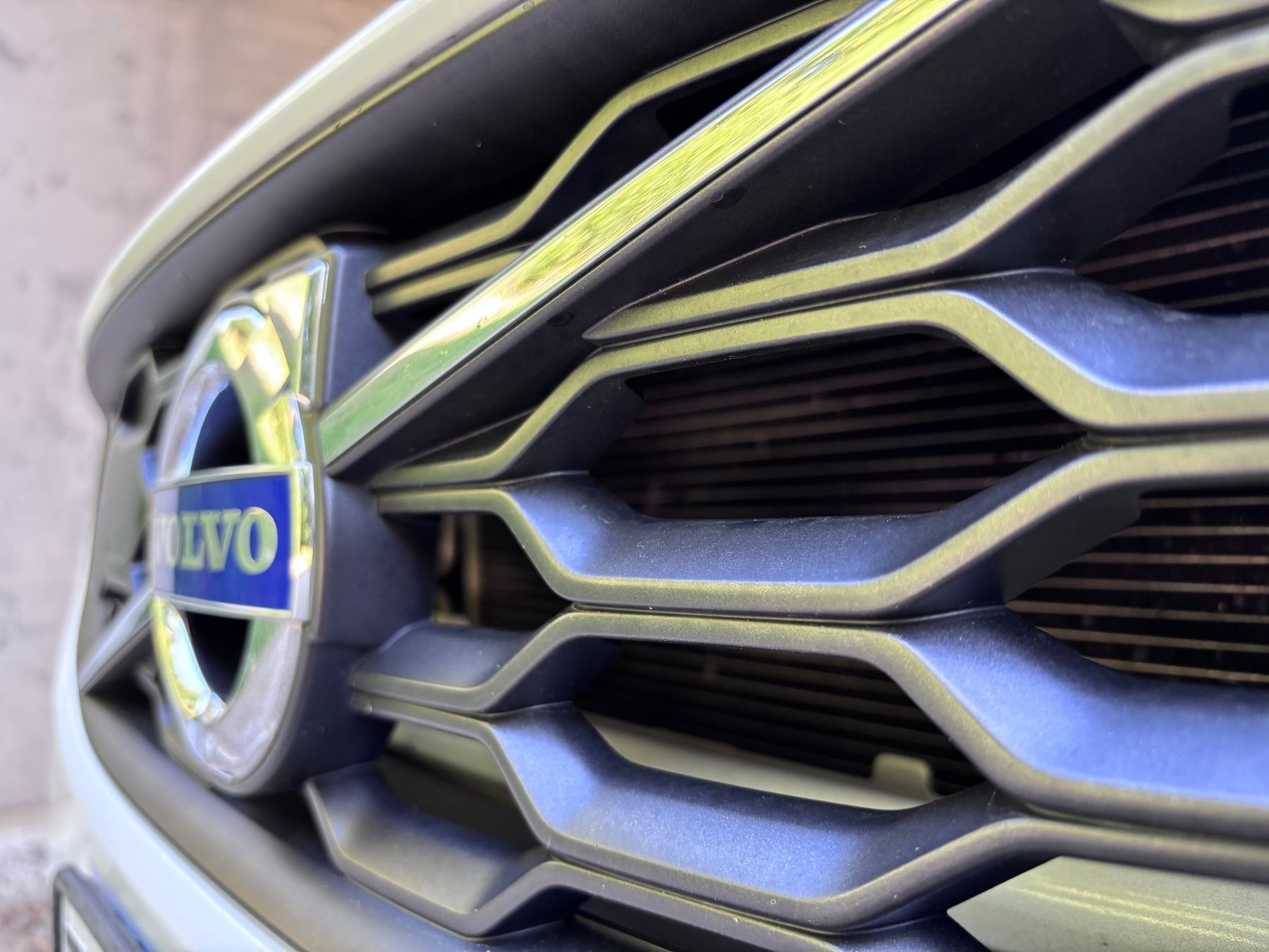 Volvo Automobili: Volvo V60 CC T5 Summum – Usato da Niederneunforn venduto da Copybong 4
