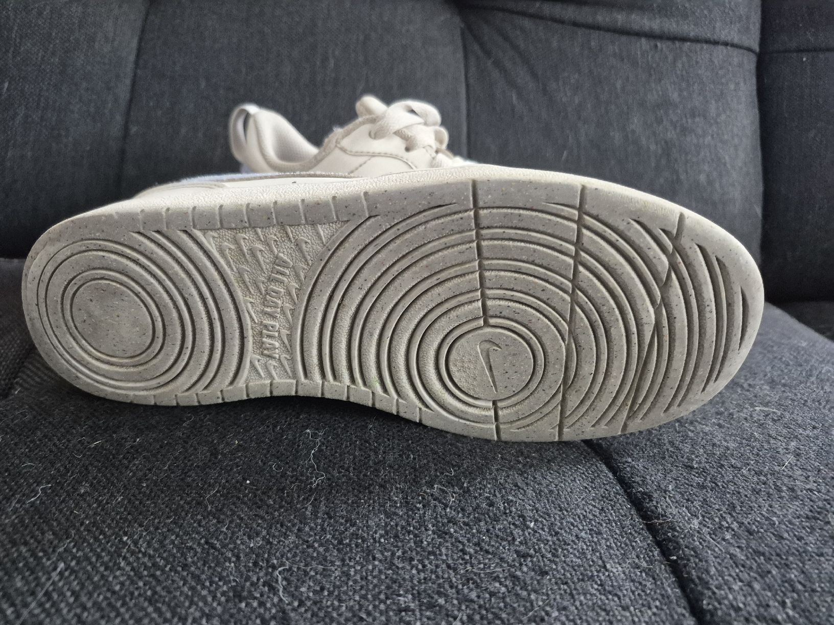 Nike Scarpe da donna: Nike Schuhe Gr. 39 – Usato da Igis venduto da Tiggers1 2