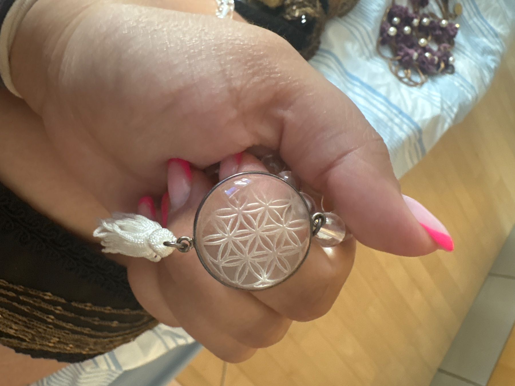 Catenine: Collier avec pendentif rond et pompon – Usato da Puidoux venduto da ray_2b5z 3