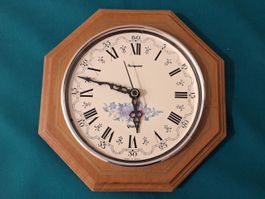 Quarz Wanduhr "Hangarten" made in France Holz  8eck