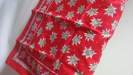 Baumwolltuch rot mit Edelweiss 50 x 50 cm