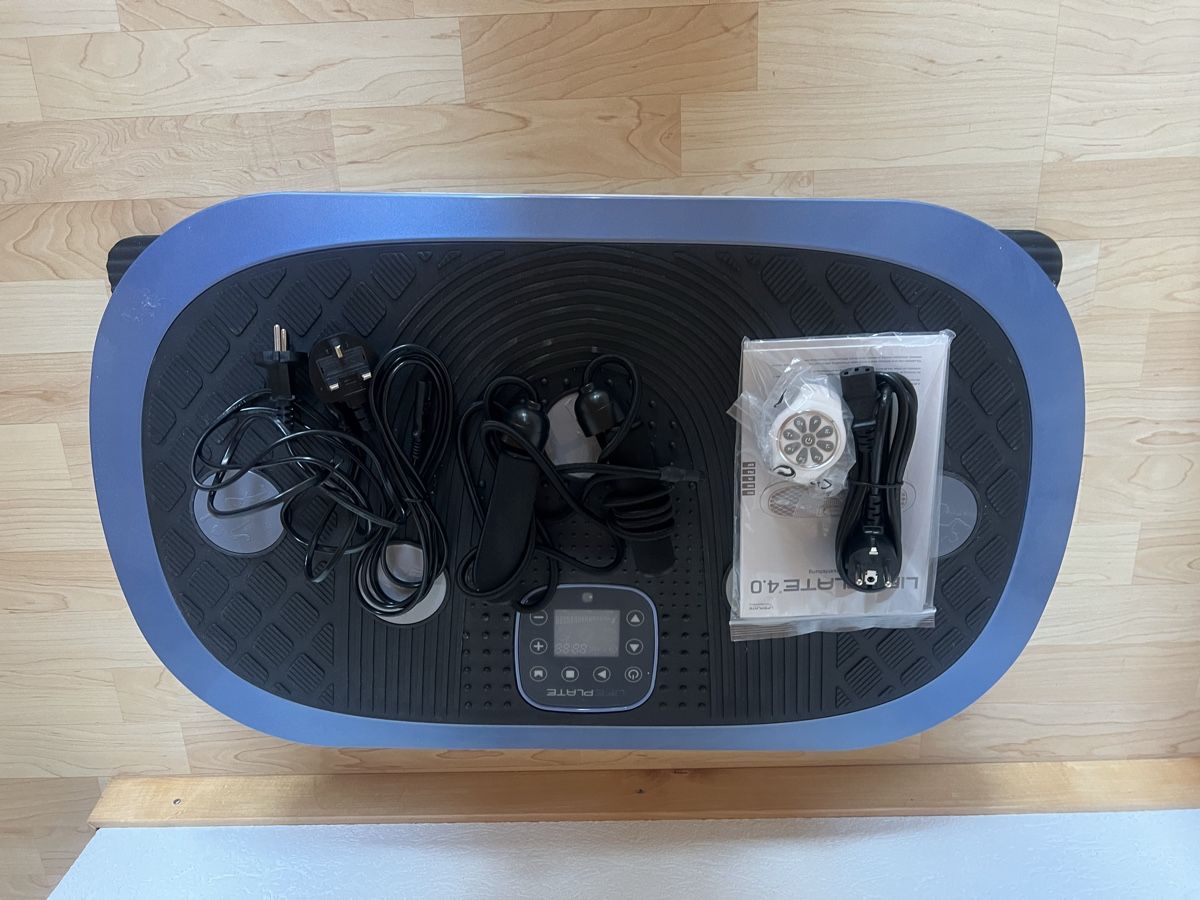 Maxxus Vélos d'appartement: Maxxus Vibrationsplatte 4.0 – Neuf (Voir description) à Ostermundigen par Steff18 4