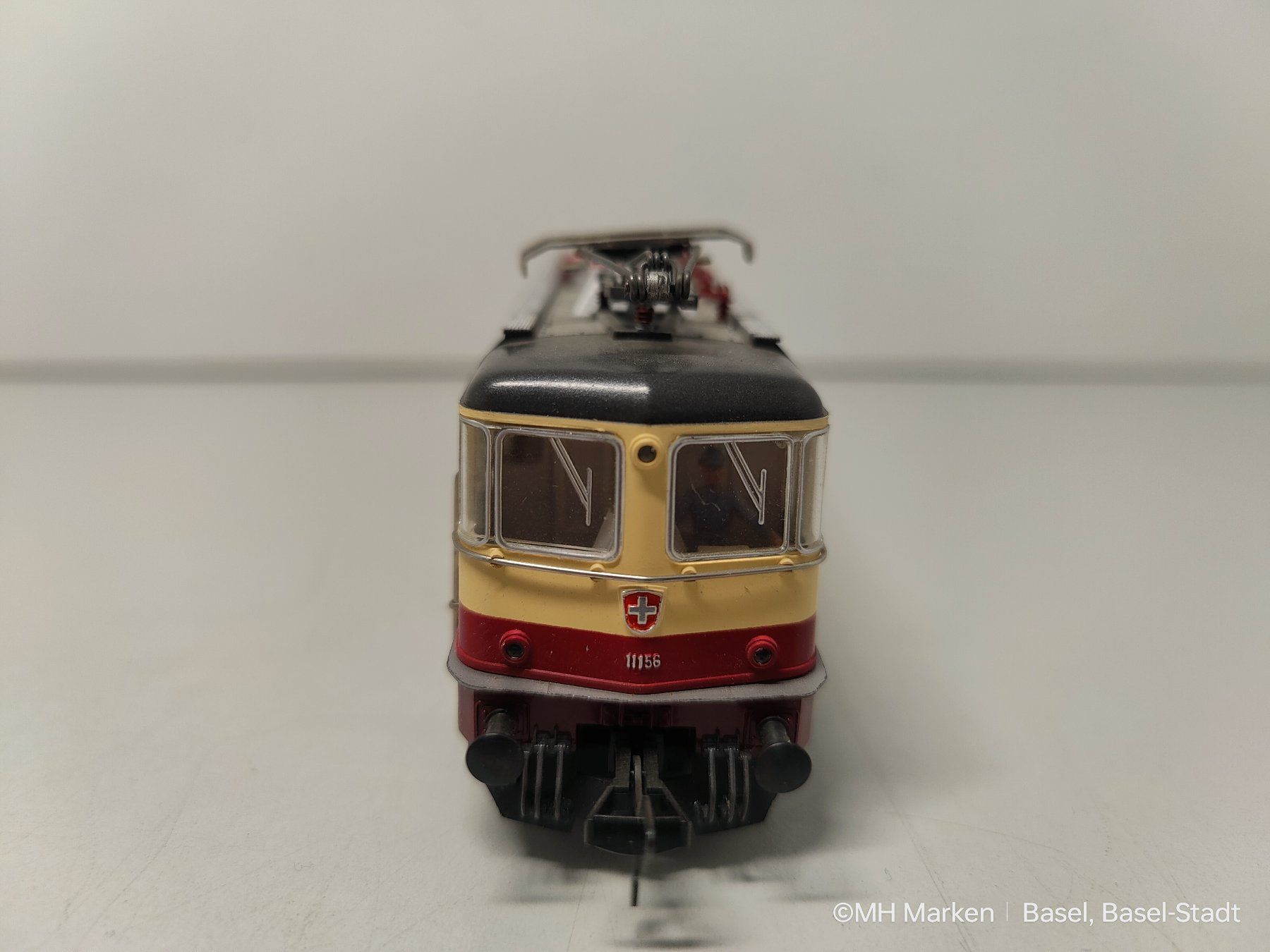 Fleischmann Modellini di ferrovie: Fleischmann 4341 E-Lok Re 4/4 II SBB CFF FFS TEE Analog DC – Usato da Basel venduto da mhmarken 2