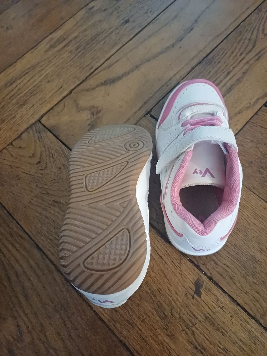 Scarpe per ragazze: Turnschuhe Grösse 29 von Vty – Nuovo (secondo la descrizione) da Schönenwerd venduto da pomodor 3