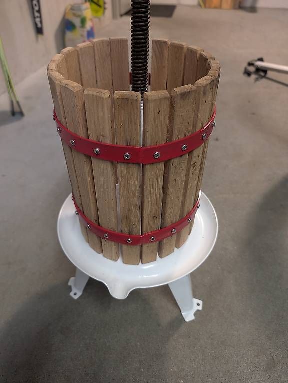 Tutte le macchine: Traubenpresse – Usato da Rickenbach b. Schwyz venduto da Planetus 1