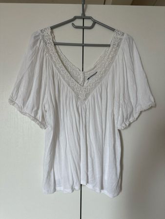 Zara Oberteil / Bluse Weiss Grösse S mit Spitzenbesatz