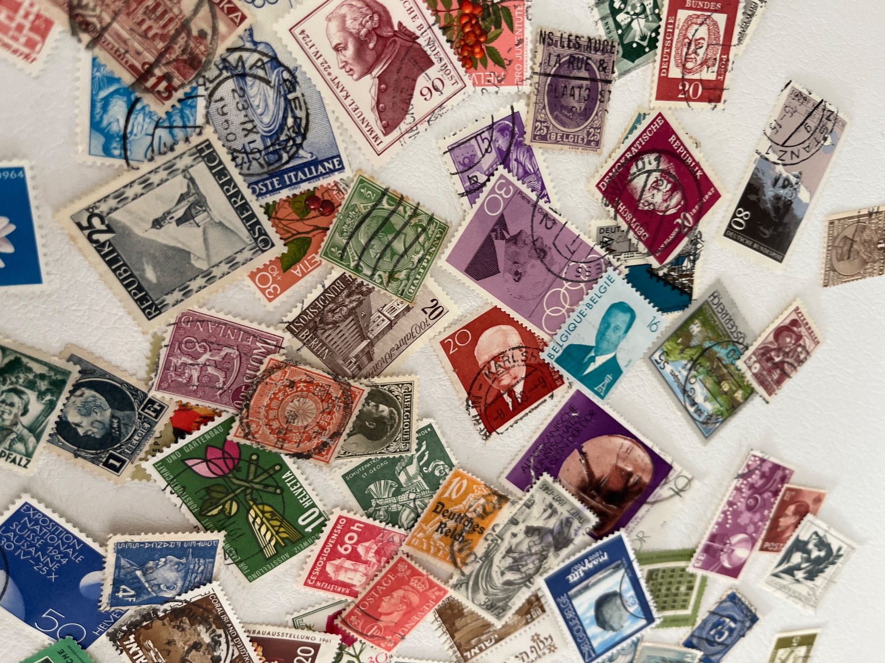Tutti i francobolli: Lot 20: Lot mit MIX Briefmarke – Usato da Chiasso venduto da AzenYa 2