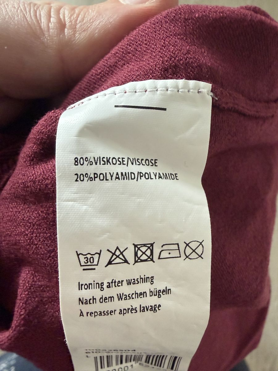 Maglioni & Felpe: Dunkelroter Rollkragenpullover, Grösse L, Top Zustand! – Nuovo (secondo la descrizione) da Dussnang venduto da Chnurri1 1
