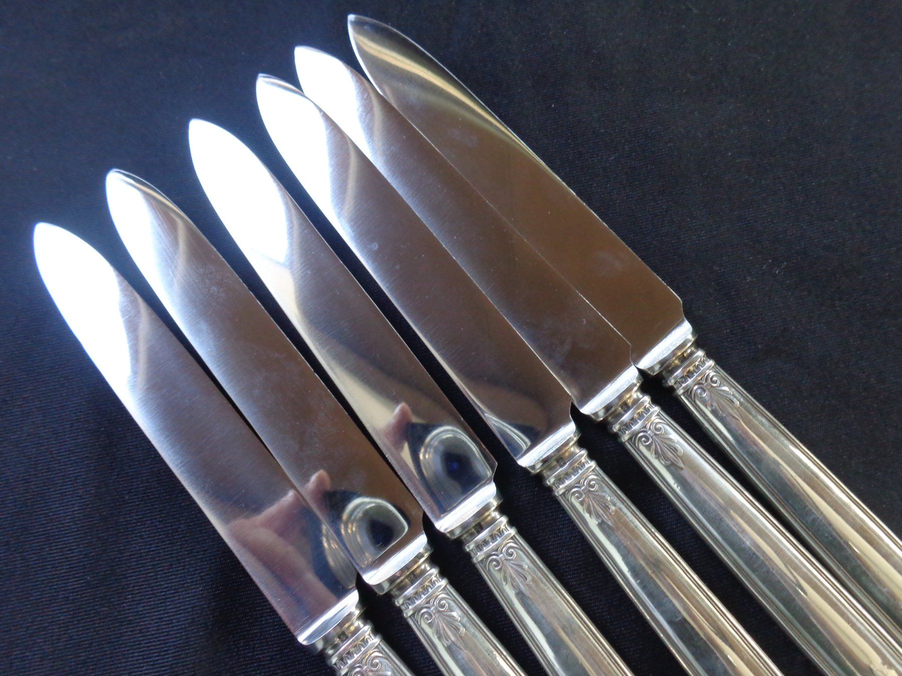 Christofle Bestecksets: * 6 X GRANDE COUTEAUX CHRISTOFLE MAILMASON ORIGINAL – Neu (gemäss Beschreibung) aus Morges von argento.oro.65 6