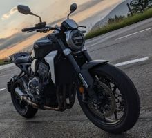 HONDA CB 1000RA (inkl. umfangreichem Zubehör)