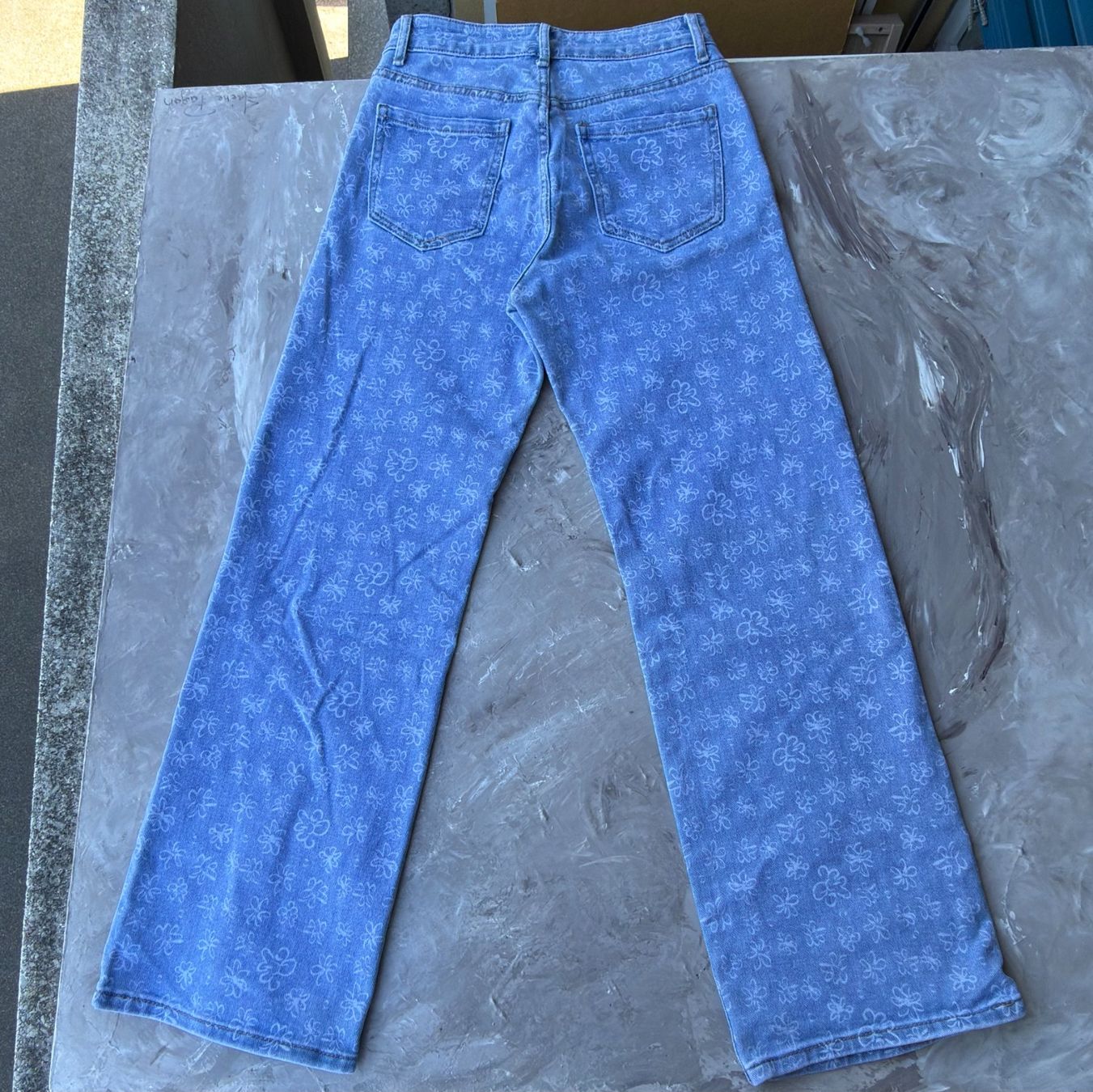 Jeans: Jean Large Imprimé Fleurs – D'occasion à Thônex par Suisse.Shopping 4