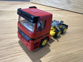 Siku 1:50 Zugmaschine Mercedes ab 9.-