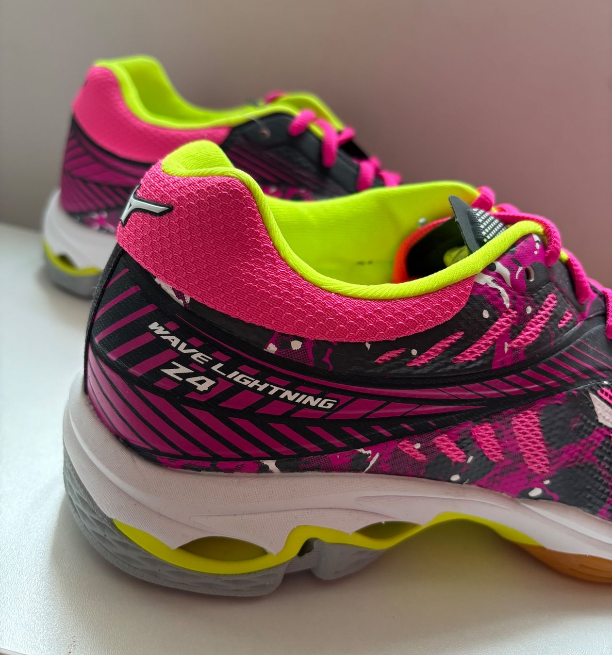 Mizuno Damenschuhe: MIZUNO Wave Lightning Z4 Damen, Gr. 42.5 – Neu und originalverpackt aus Luzern von falena01 4