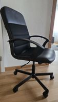 Bürostuhl mit Netzrücken und verstellbaren Armlehnen,schwarz