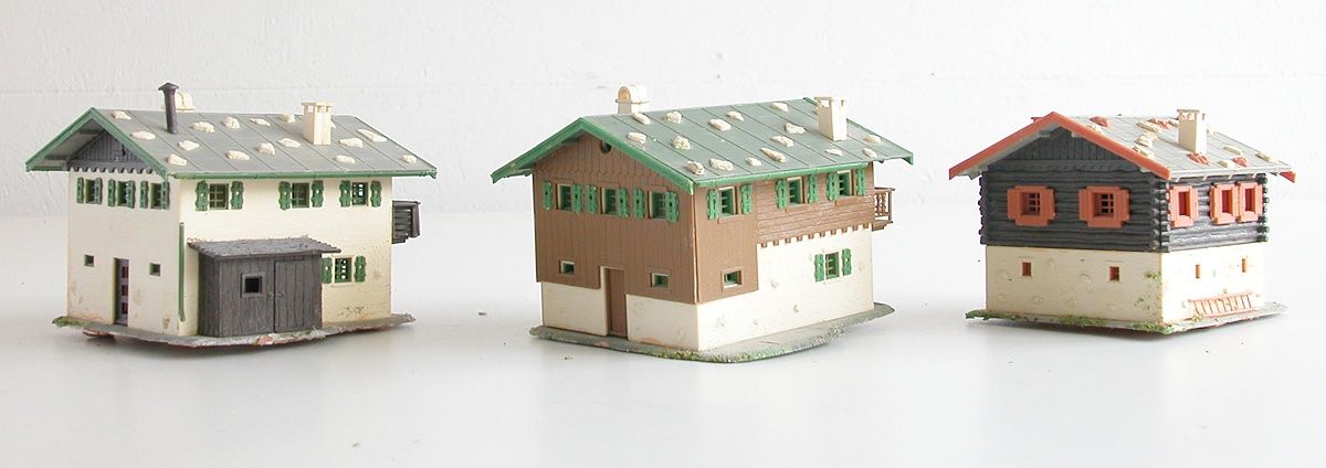 Modelleisenbahnen: Pola 3 Berghäuser zu Spur H0 – Gebraucht aus Oberwil BL von Klang 1