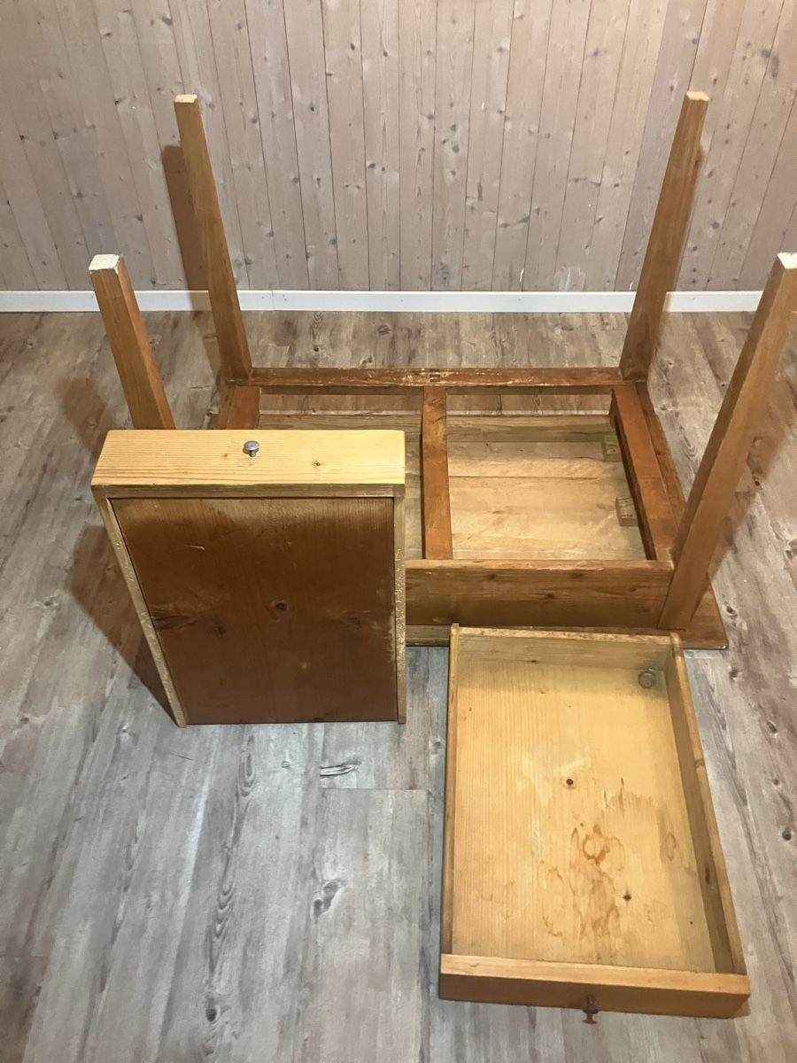 Tavoli: Antiker Holztisch – Usato da Langnau am Albis venduto da Dom72 2