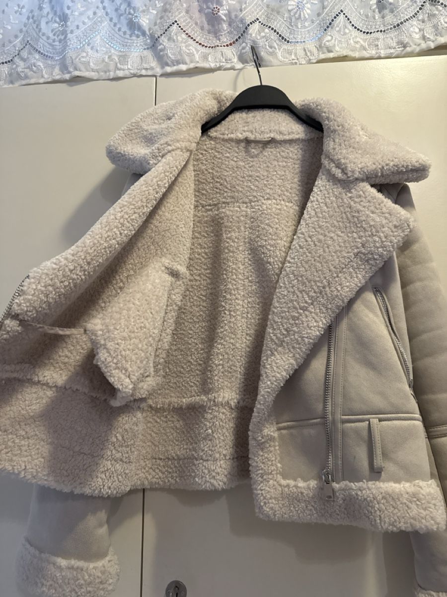 Shein Vestes: Veste moumoute – Neuf (Voir description) à Châtelaine par ant_6rpw 1