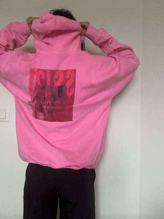 Maglioni & Felpe: Pinker Hoodie with back print oversized fit – Usato da Basel venduto da AnninaD97 2