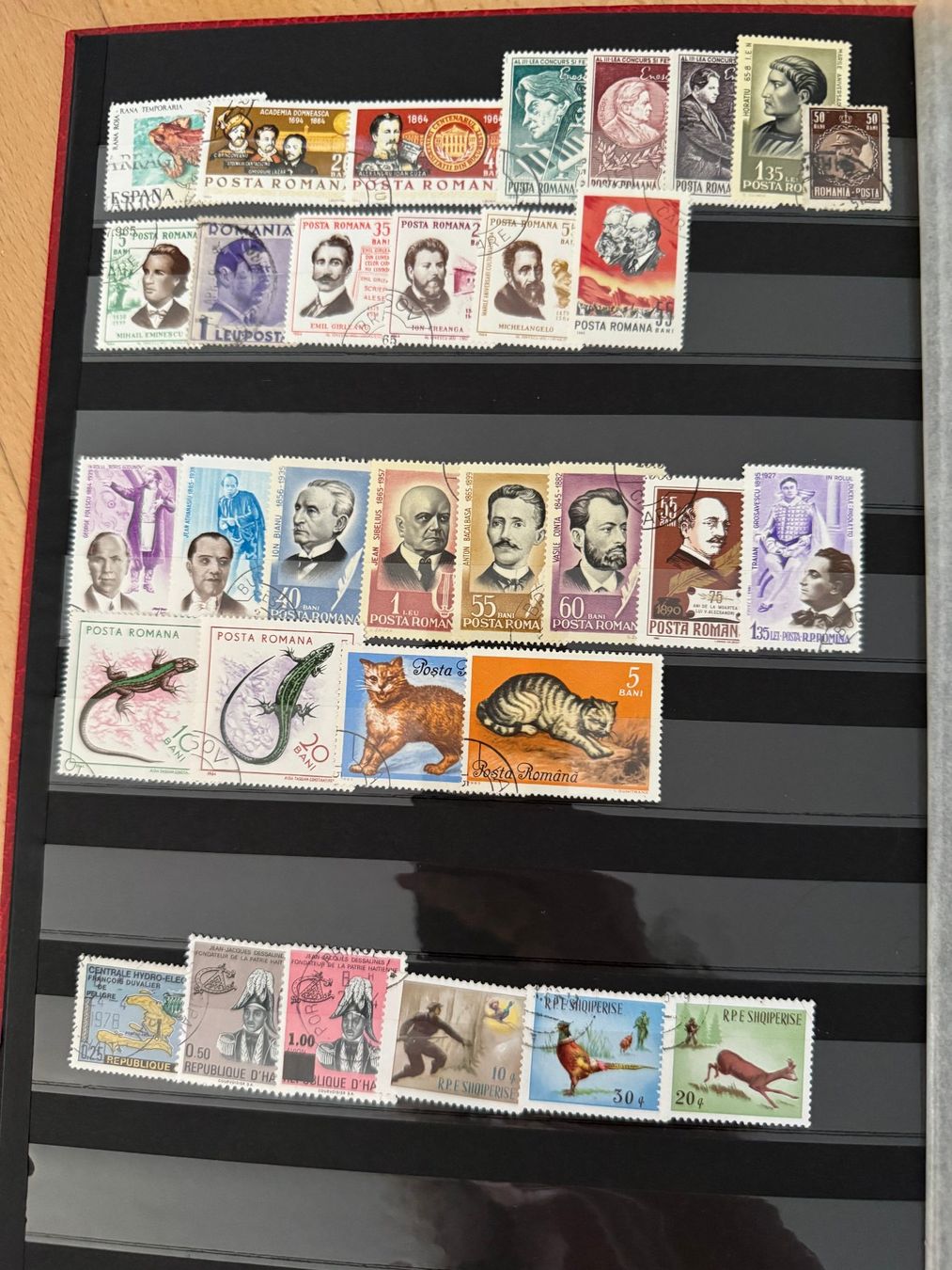 Tous les timbres: Briefmarkenalbum – D'occasion à Zürich par Hawaii22 2