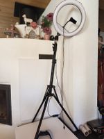 Hama LED Ringlicht mit Stativ in gutem Zustand