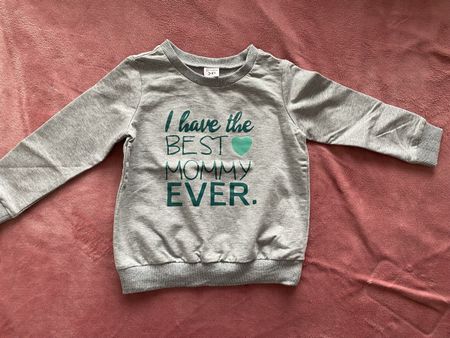 104 Girl sweater