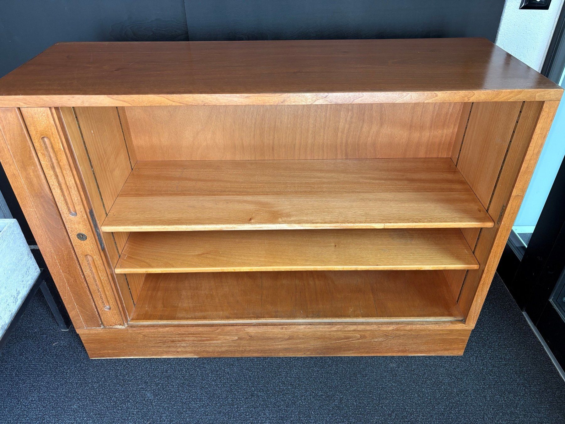 Kommoden: Kommode Rollladenschrank 60er – Gebraucht aus Bellach von 2ndBox 3