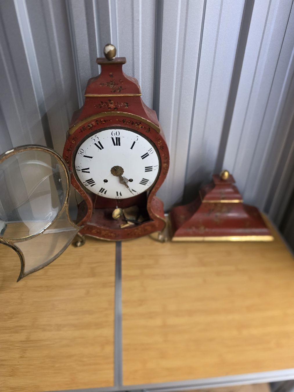 Orologi da terra & Orologi da parete: pendule neuchateloise ancienne – Usato da Val-d'Illiez venduto da AntiqueG 1