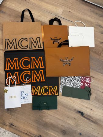15 Brand Tragtaschen (MCM, Dior, Rolex)