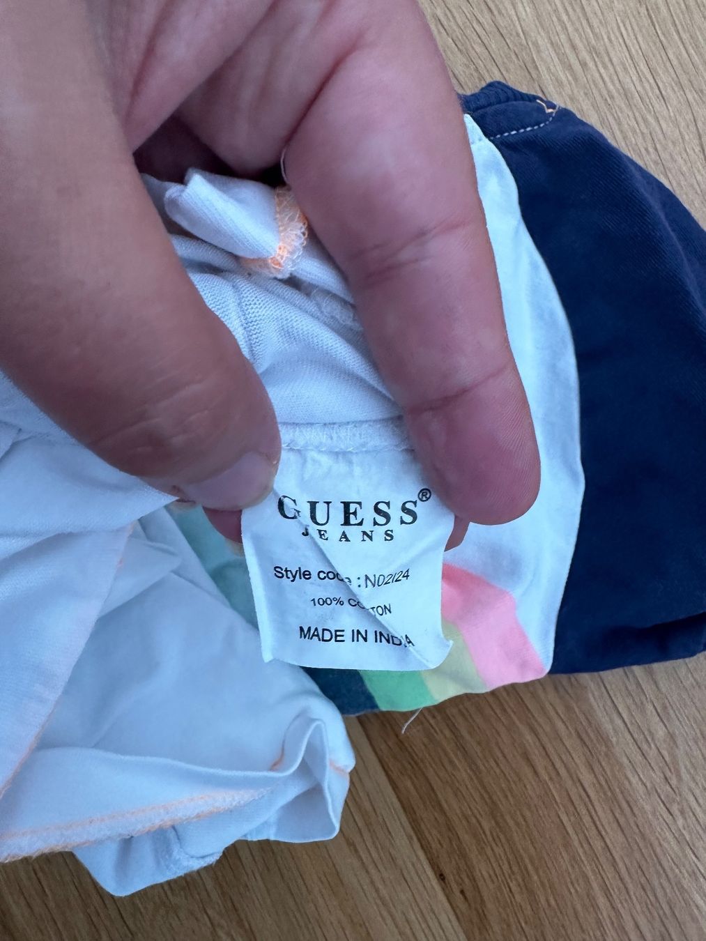 Guess Camicie, Top & T-shirt: Guess Kinder-T-Shirt – Usato da Dürrenroth venduto da tvy_bh56 5