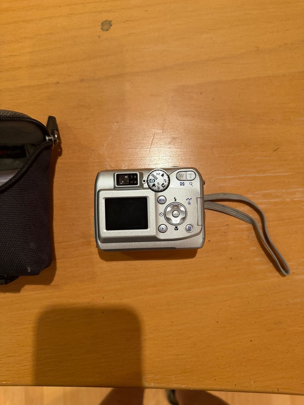 Nikon Fotocamera: Nikon Coolpix 3200 Kamera silber mit Tasche – Difettoso da Herzogenbuchsee venduto da beni91 2