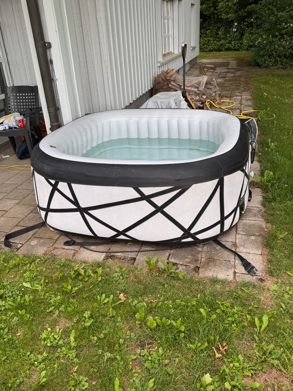 Whirlpool: Funktionierender Whirlpool ca.900l – Usato da Oberwil (Dägerlen) venduto da sennneo 4
