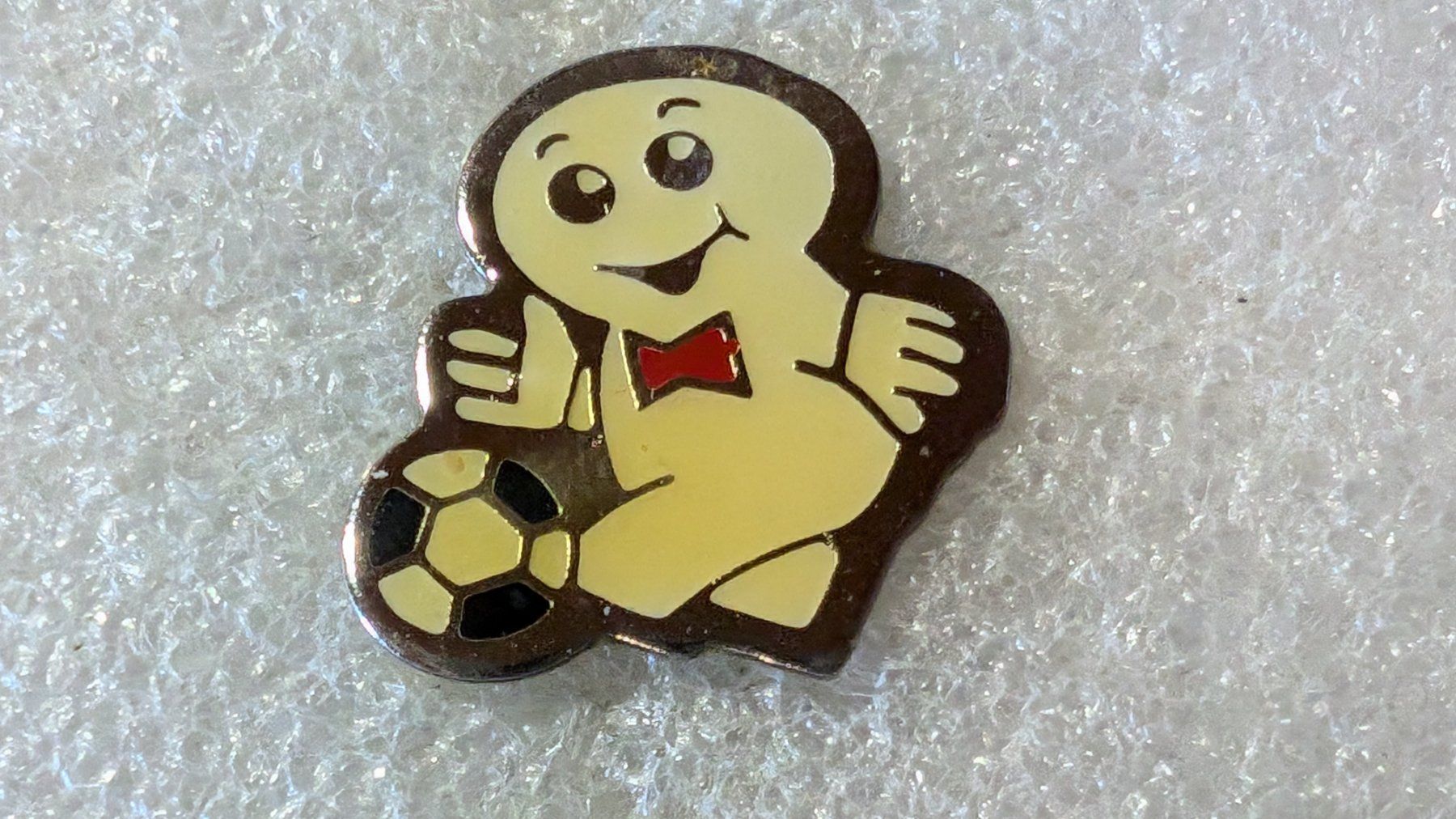 Placchette & Badge: Ansteckpin 223: Maga Bio – Usato da Oppligen venduto da Pin-Fall-Shop