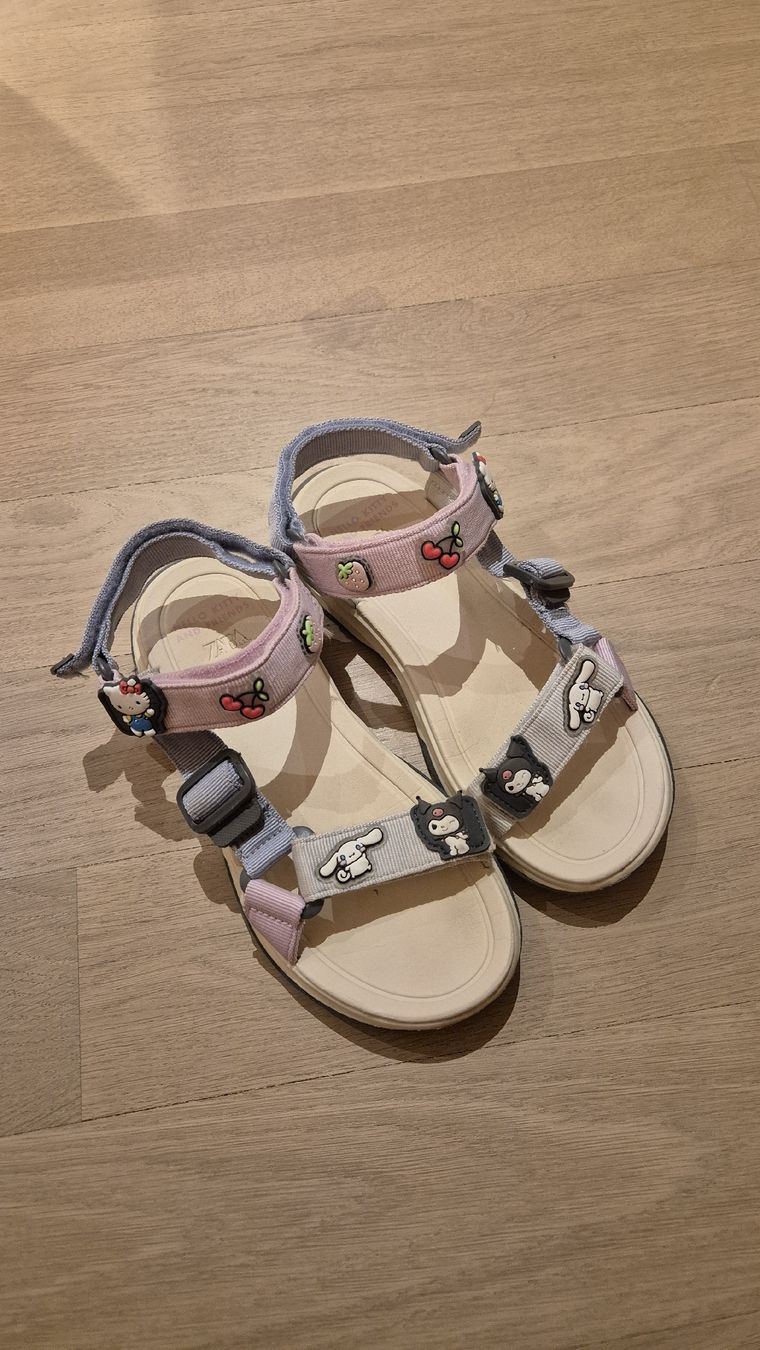 Zara Scarpe per ragazze: Sandals fürs Mädchen Zara Gr.36 – Usato da Benglen venduto da Lotury