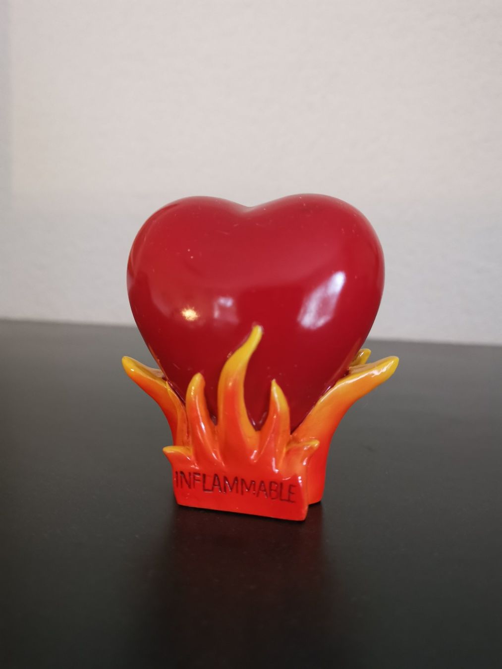 Skulpturen & Statuen: Herz in  Flammen – Neu und originalverpackt aus Dornach von Hei50