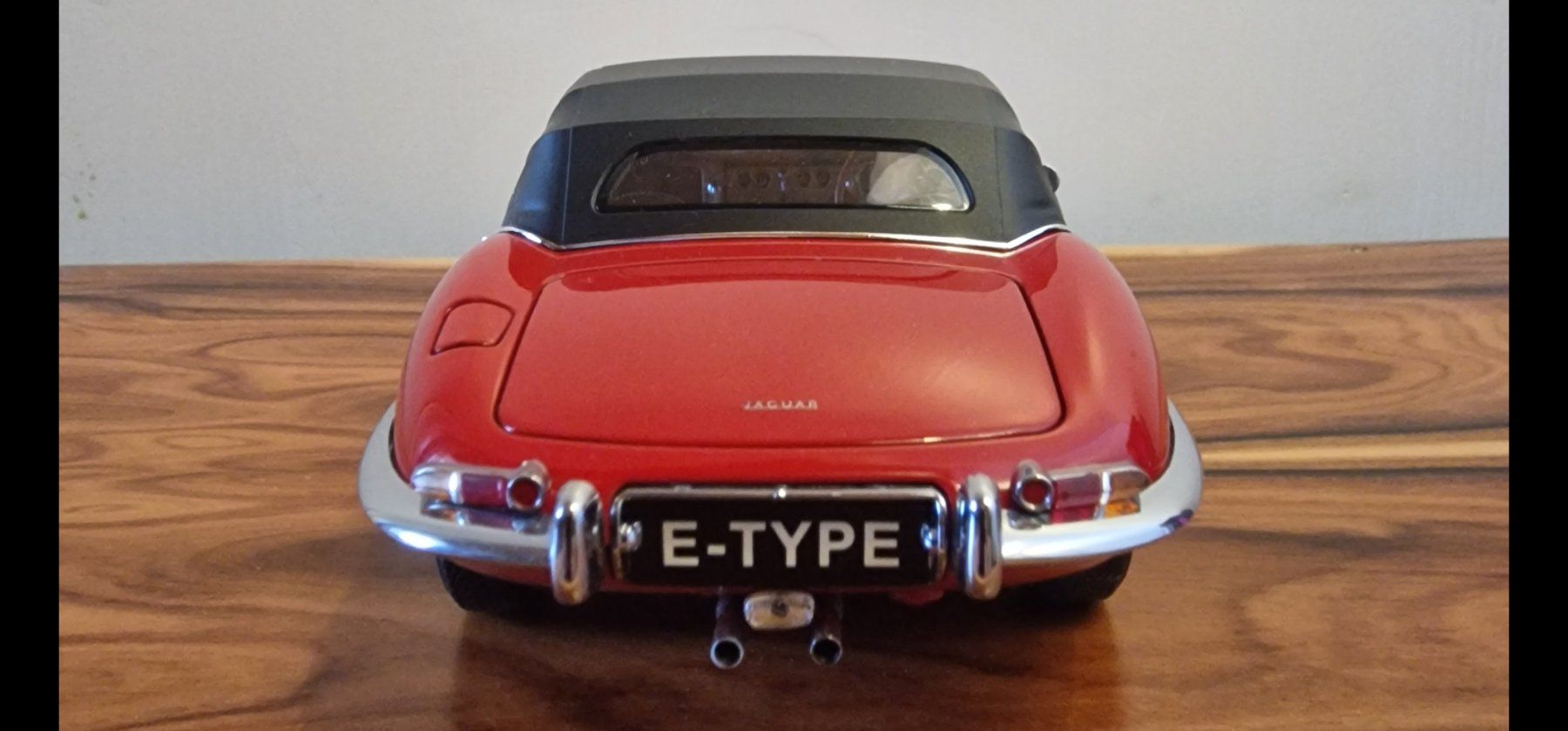 Autoart Modellini d'auto: Autoart 1:18 Jaguar E-Type Roadster rot – Usato da Rüti b. Büren venduto da tempo50 3