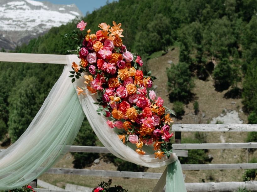 Tutte le decorazioni: Zwei Blumengestecke Orange-Pink – Usato da Wetzikon ZH venduto da Filopf