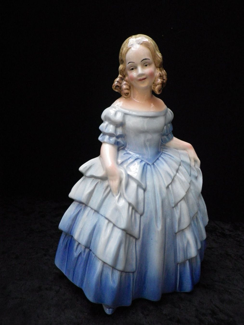 Figuren: Porzellan-Figur junge Lady – Gebraucht aus Reinach BL von Annodomini 4