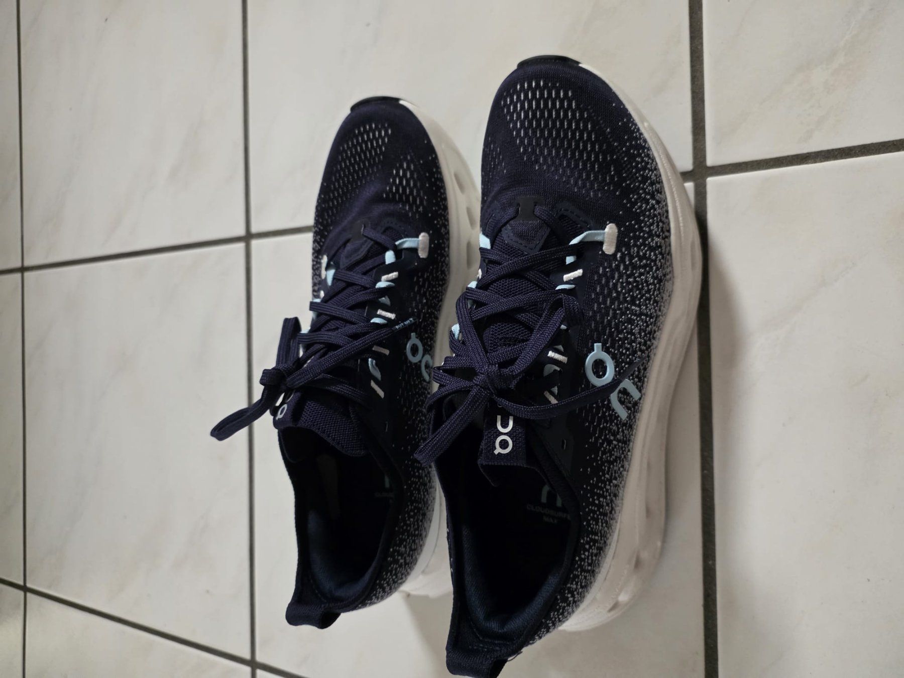 On Scarpe da uomo: ON Cloudsurfer Max New Color – Nuovo (secondo la descrizione) da Suberg venduto da bla_h6nw 2