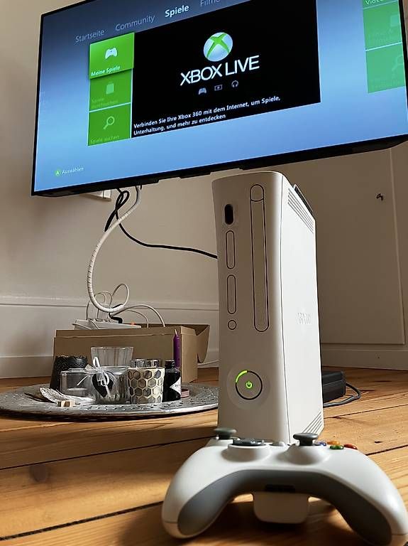 Microsoft Console: XBOX 360 inkl. Spiele und 1 Controller – Usato da Bern venduto da lin_2x8n