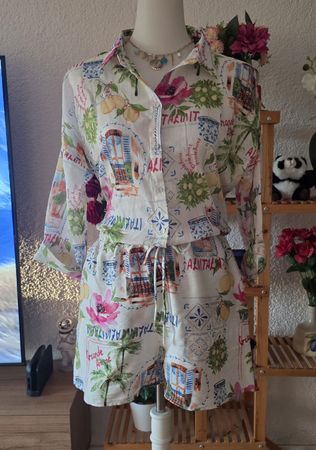 Hollys Shirt size M floral print