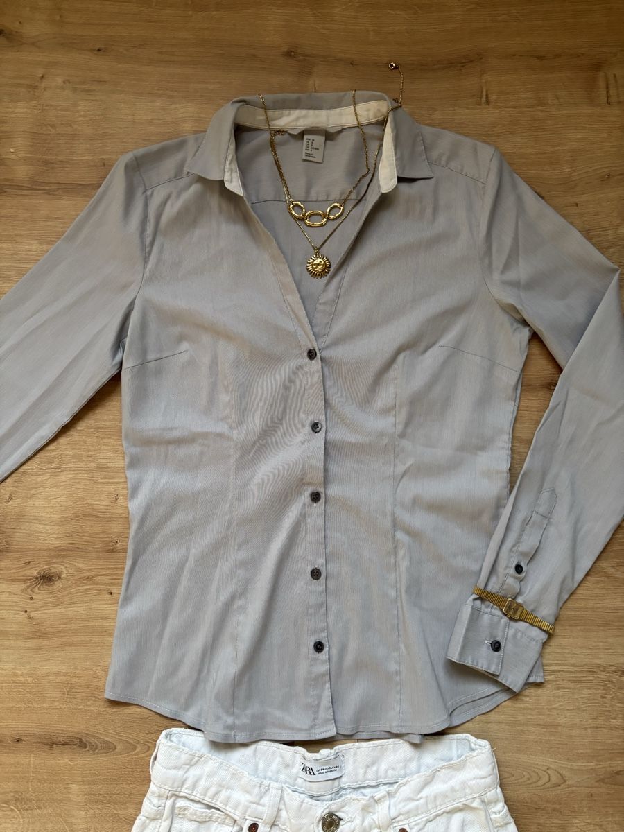 H&M Camicette: chemise H&M grise, taille 36 – Nuovo (secondo la descrizione) da Tavannes venduto da callie.mcli 1