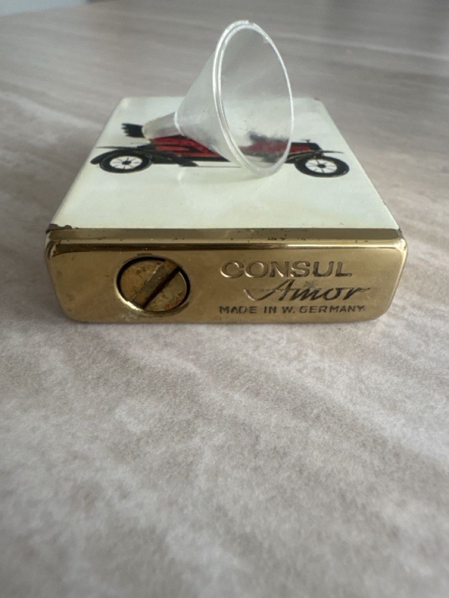 Flaconi: Parfümzerstäuber Consul Amor Oldtimer Motiv mit Etui – Usato da Burgdorf venduto da LAD_Feuerzeug_4445 3