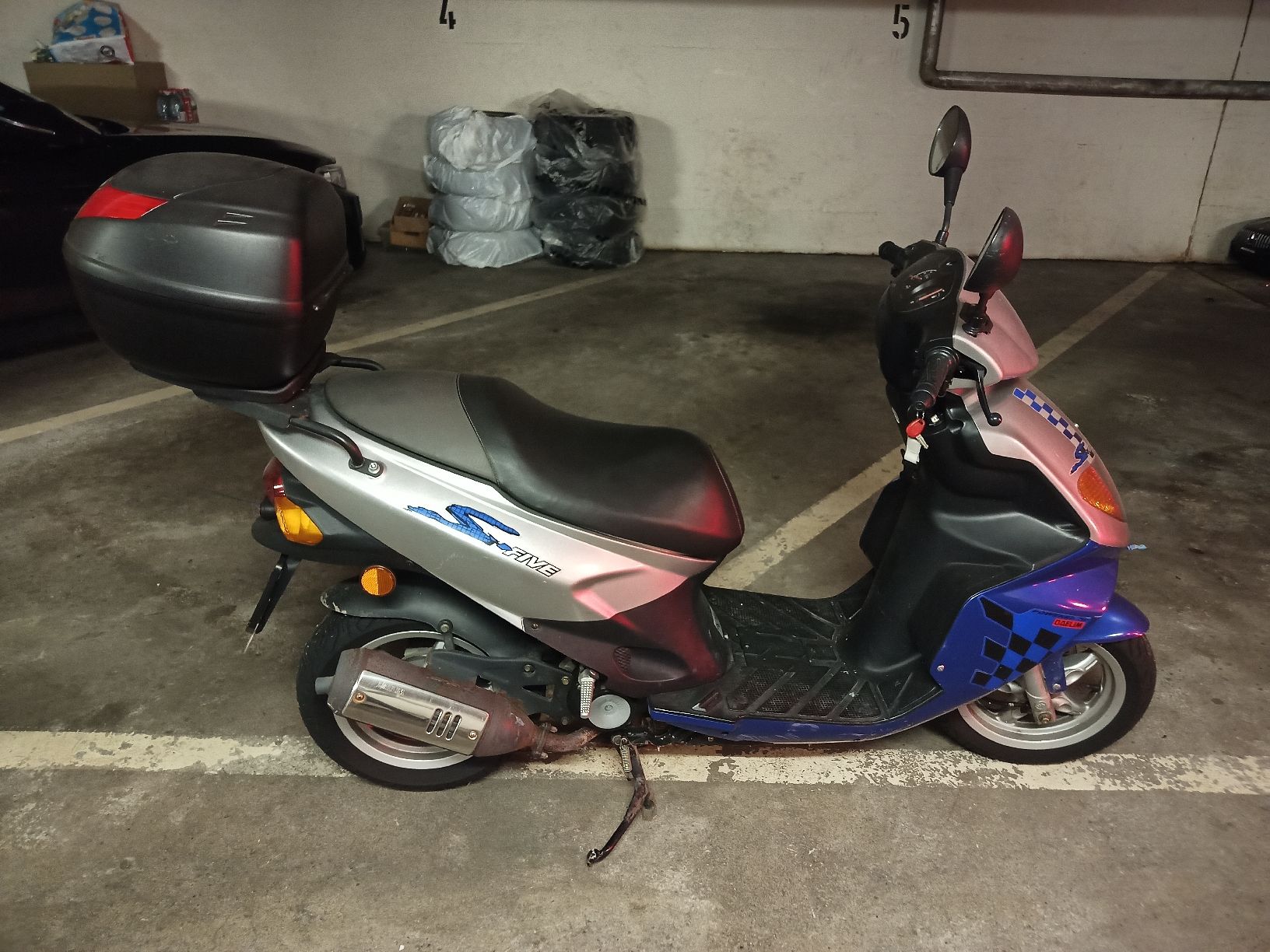 Daelim Scooter: DAELIM S-Five 50 - Scooter – Usato da Berg am Irchel venduto da Saruvuatore