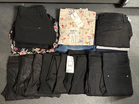 18 Stk Diverse Hosen Leggins Gr S/M