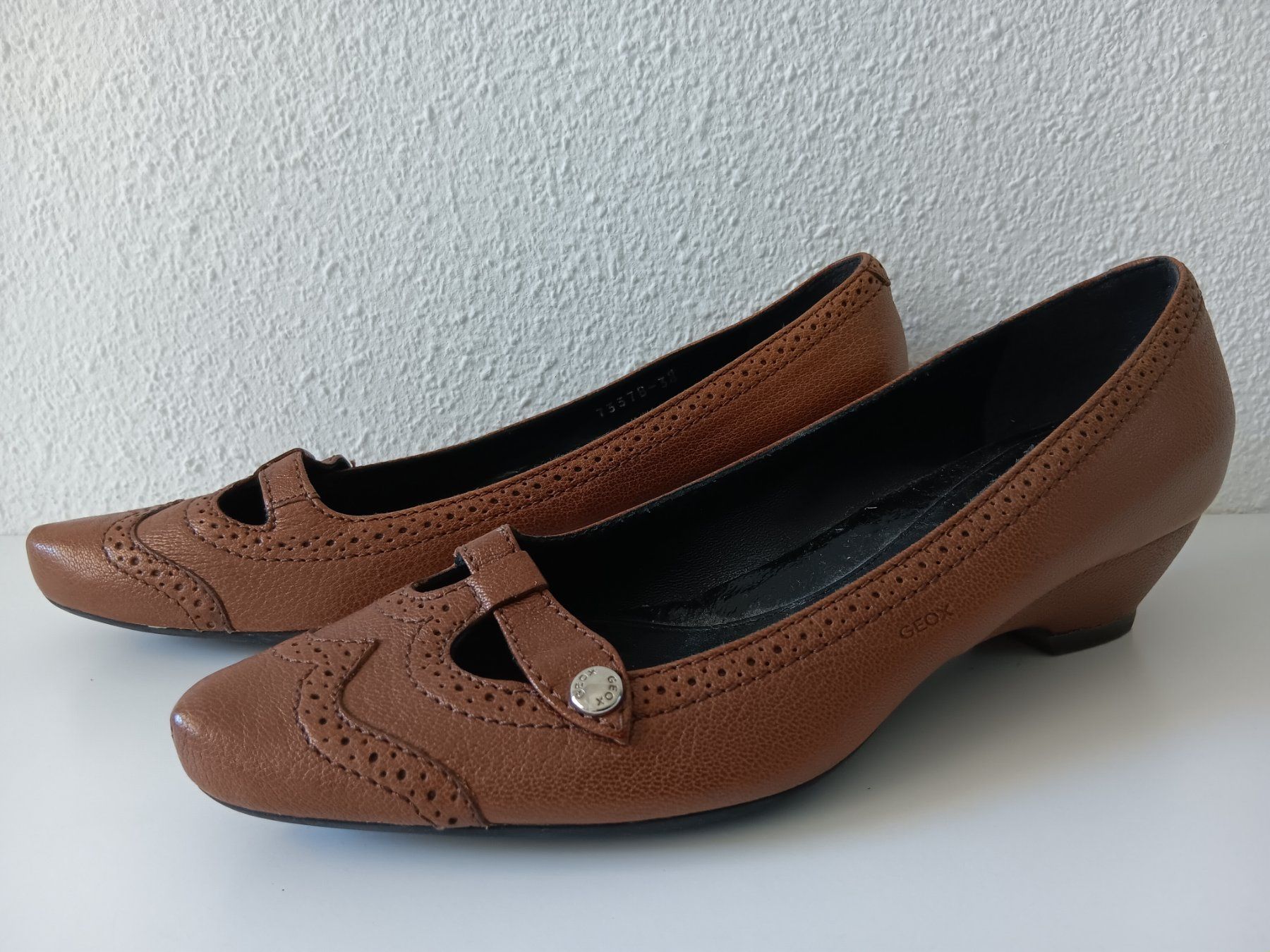 Geox Damenschuhe: GEOX Chaussures / Schuhe pointure / Nummer 38 – Gebraucht aus Cossonay-ville von Super-Price-Quality 2
