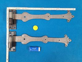 2 schöne Tür Bänder mit 2 Aufschraub Kloben (LOT2839X#TBS1)