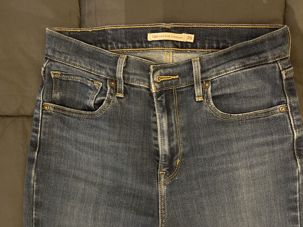 Levi's Jeans: 6 Jeans, davon 3 Levi’s Gr.26 oder 34/36 – Usato da Uster venduto da Dansposito 3