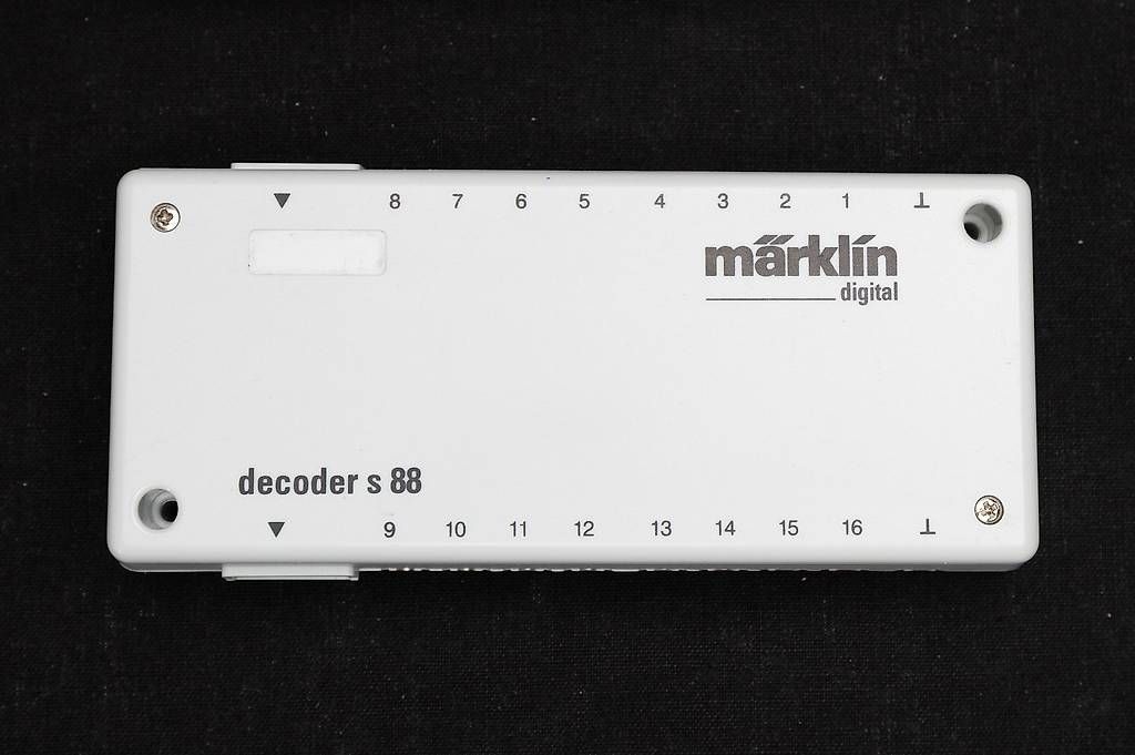 Märklin Modellini di ferrovie: Märklin Decoder S88 (60880) – Usato da Altikon venduto da faebtastic